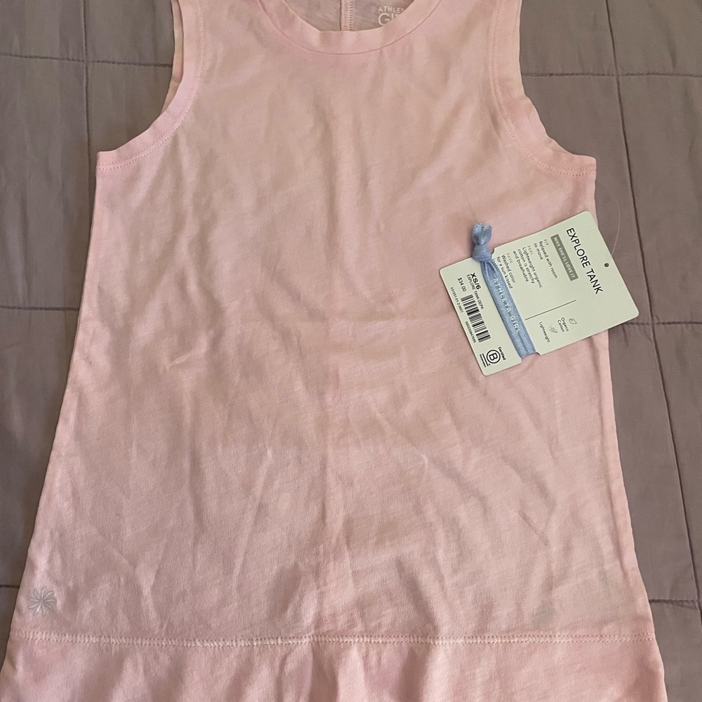 NWT Girl’s Athleta top